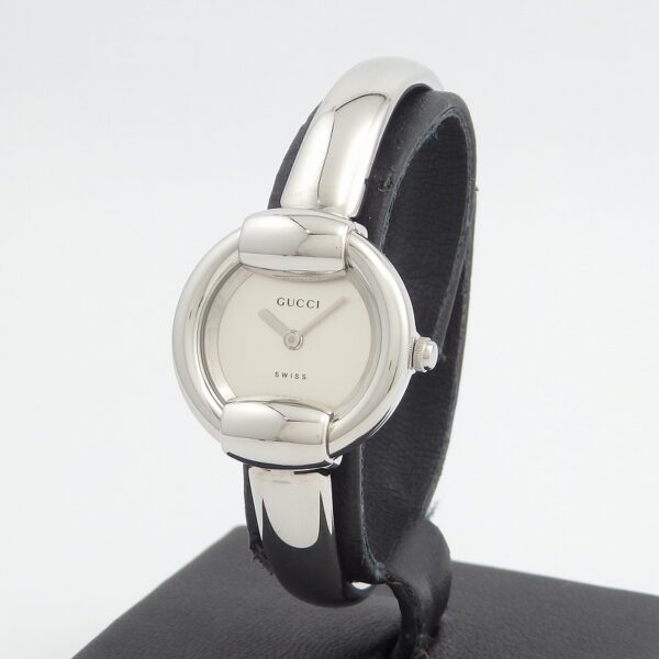 GUCCI 1400L ラウンド シルバー文字盤 – 本橋時計店
